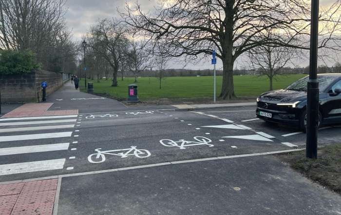 Tiger crossing for cyclists and pedestrians