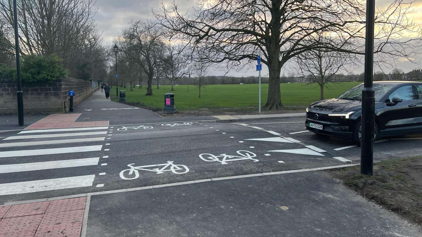 Tiger crossing for cyclists and pedestrians