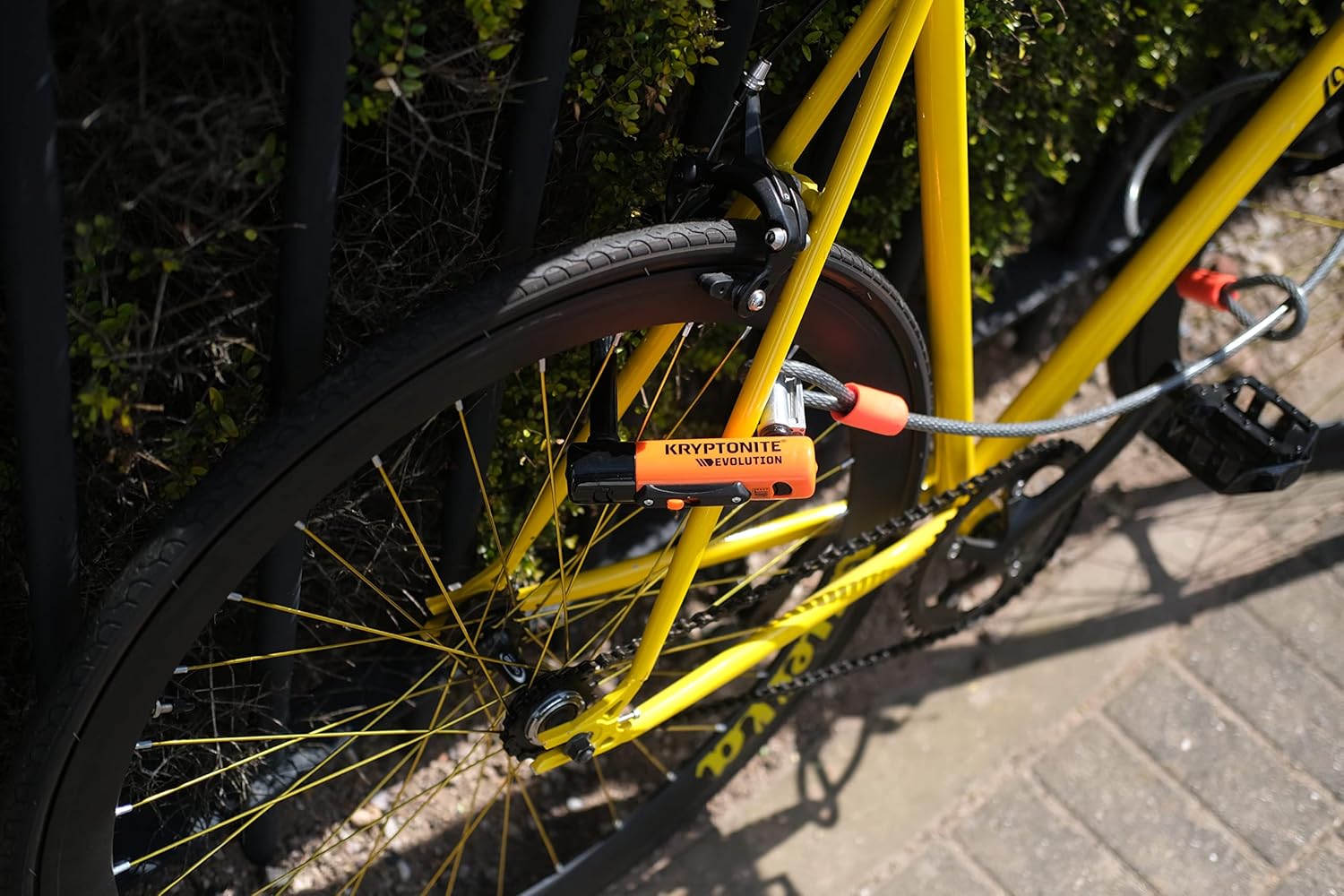 Kryptonite Evolution Standard Bike U-Lock, Heavy Duty Anti-Theft Bicycle U Lock - Image 6